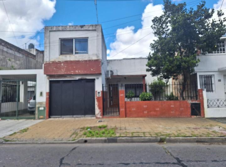 Casa · 153m² · 6 Ambientes · 1 Cochera