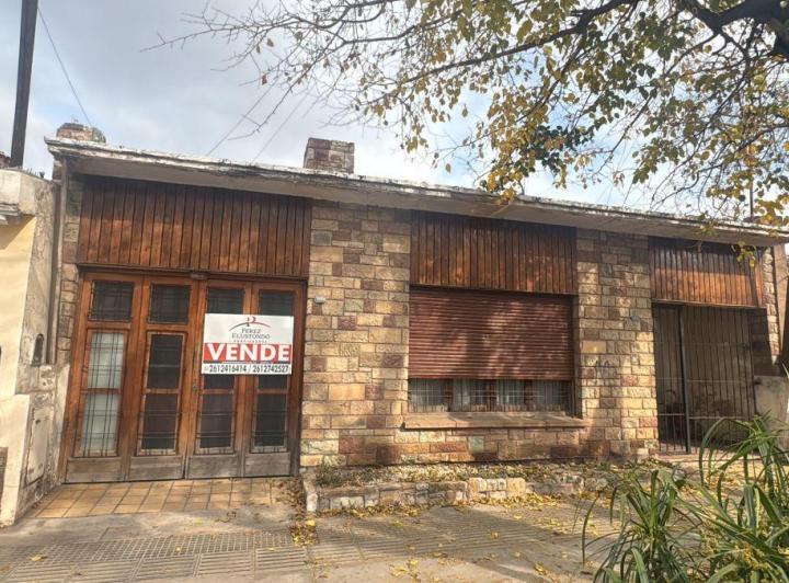 Casa · 250m² · 5 Ambientes · 1 Cochera