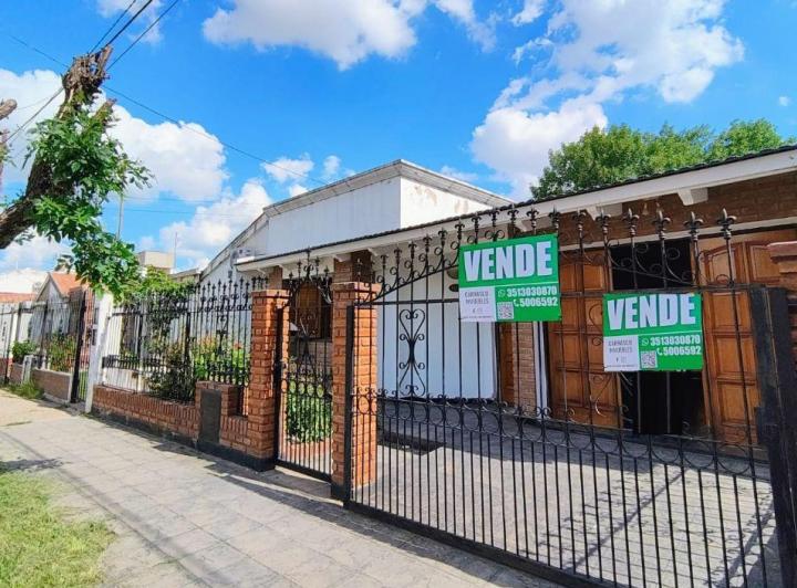 Casa · 116m² · 6 Ambientes · 1 Cochera