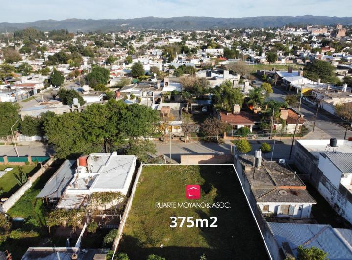 Terreno · 375m²