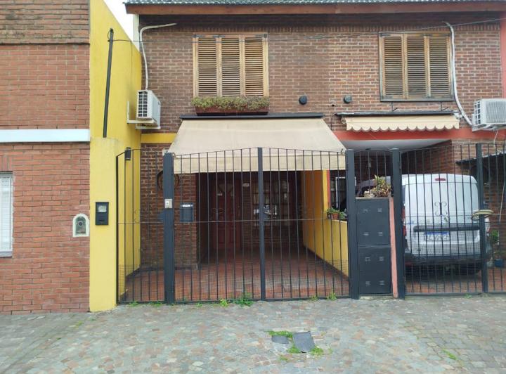 Casa · 68m² · 4 Ambientes · 1 Cochera
