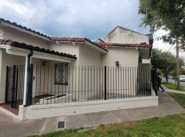 Casa · 20m² · 4 Ambientes · 1 Cochera
