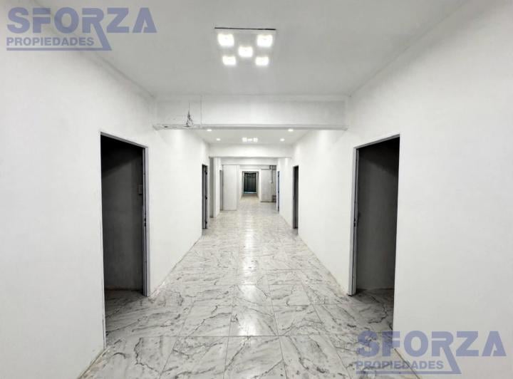 Local comercial · 555m² · 7 Ambientes