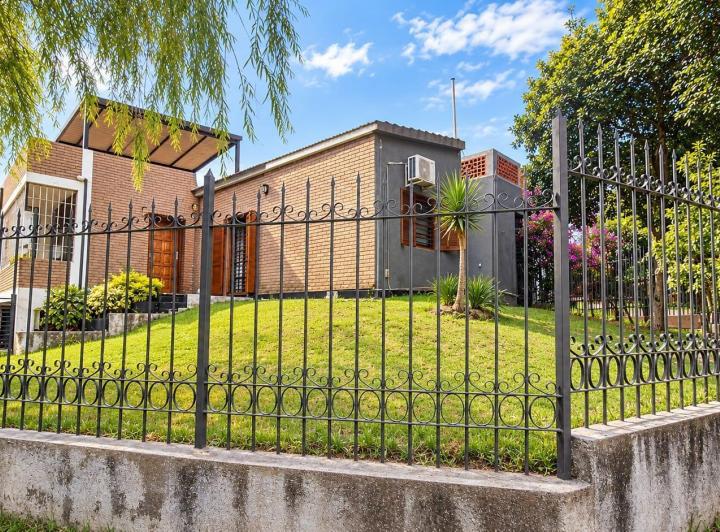 Casa · 190m² · 7 Ambientes · 2 Cocheras