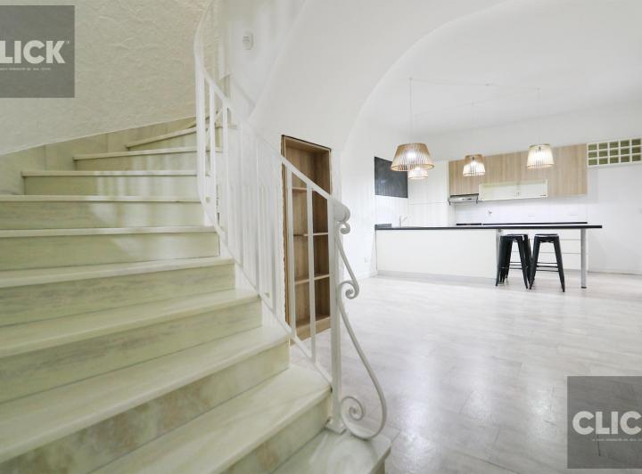 PH · 185m² · 6 Ambientes · 1 Cochera