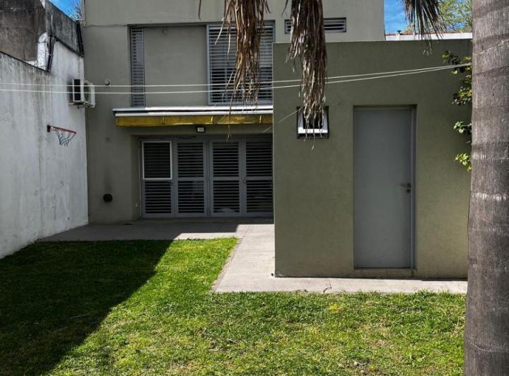 Casa · 185m² · 6 Ambientes · 2 Cocheras