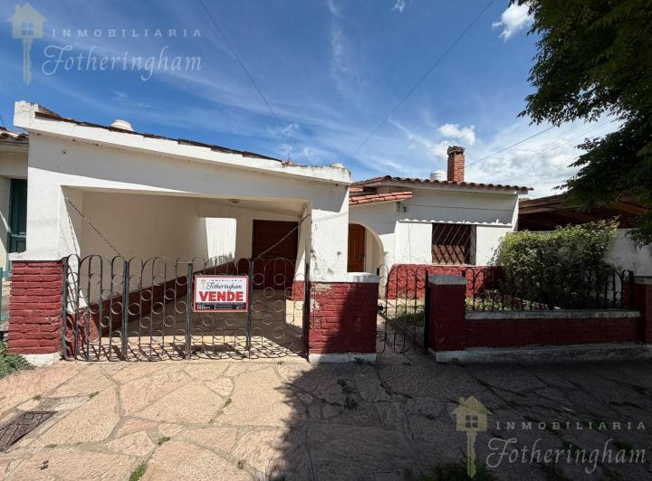 Casa · 225m² · 5 Ambientes · 1 Cochera