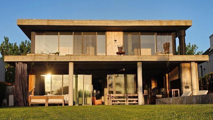Casa · 440m² · 6 Ambientes · 1 Cochera
