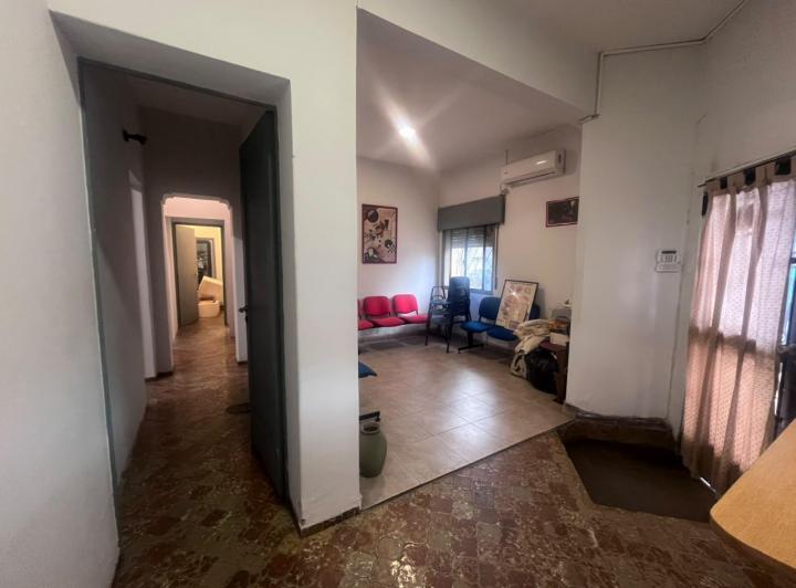 Casa · 220m² · 15 Ambientes