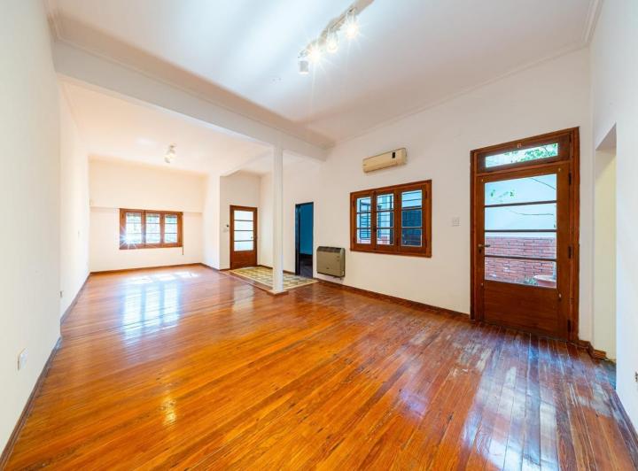 Casa · 170m² · 4 Ambientes · 1 Cochera