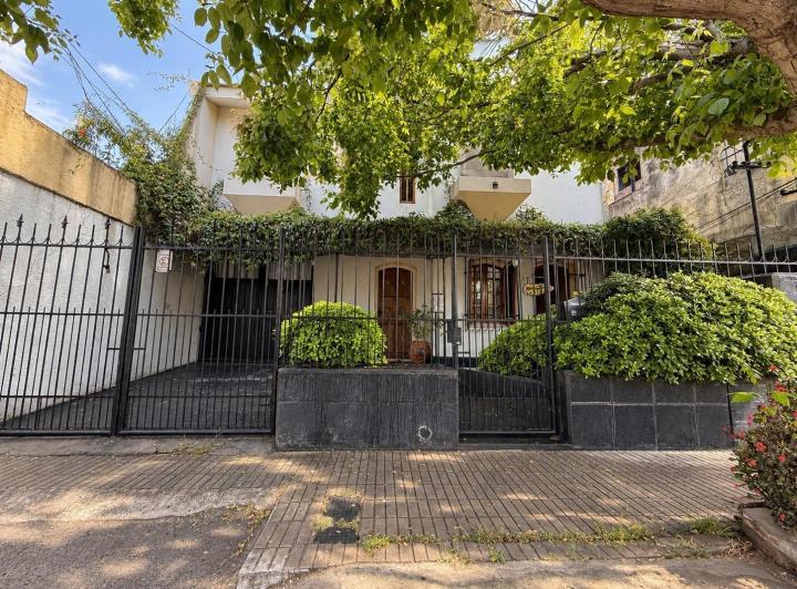 Casa · 151m² · 5 Ambientes · 1 Cochera