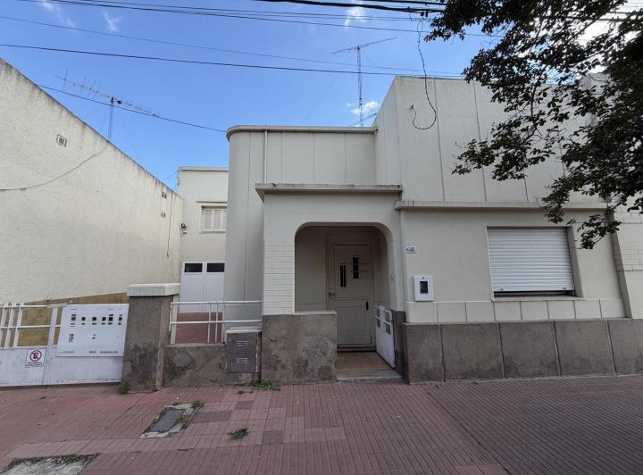 Casa · 179m² · 3 Dormitorios · 2 Cocheras
