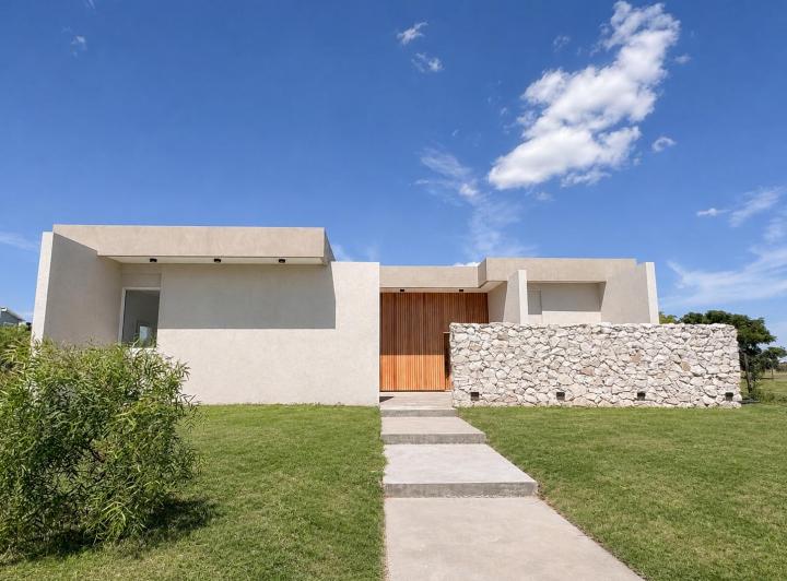 Casa · 160m² · 4 Ambientes · 1 Cochera