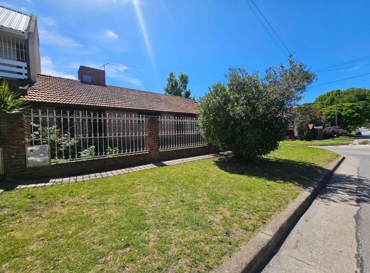 Casa · 190m² · 4 Ambientes · 1 Cochera
