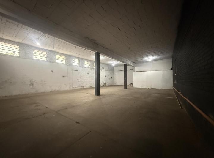 Local comercial · 220m² · 4 Ambientes