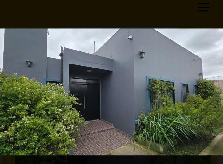 Casa · 130m² · 3 Ambientes · 2 Cocheras