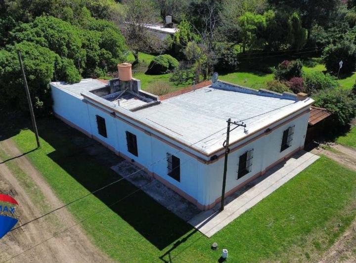 Casa · 220m² · 8 Ambientes · 3 Cocheras