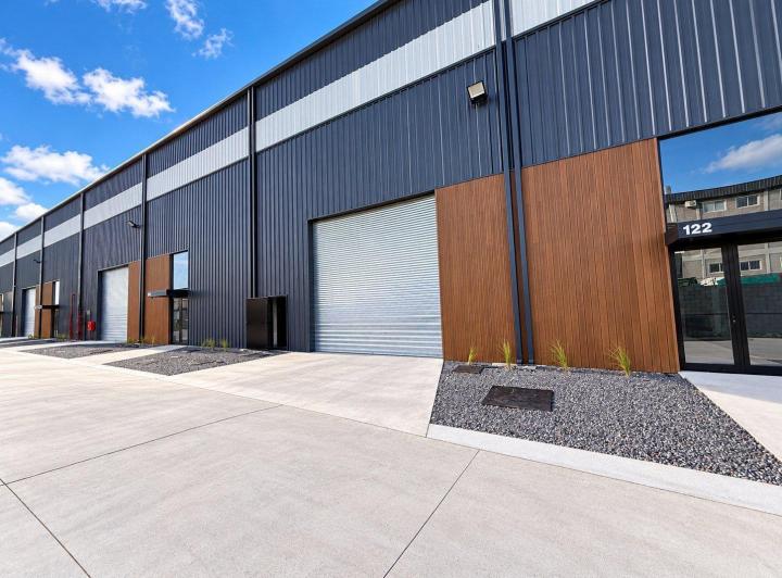 Depósito · 560m² · 10 Cocheras