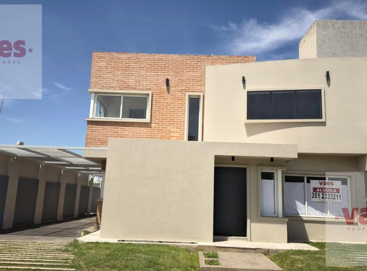Casa · 150m² · 5 Ambientes · 2 Cocheras