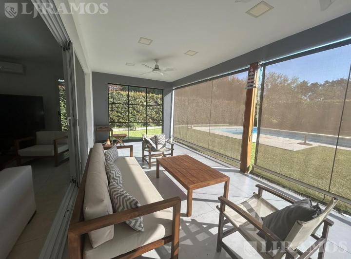 Casa · 191m² · 6 Ambientes · 2 Cocheras