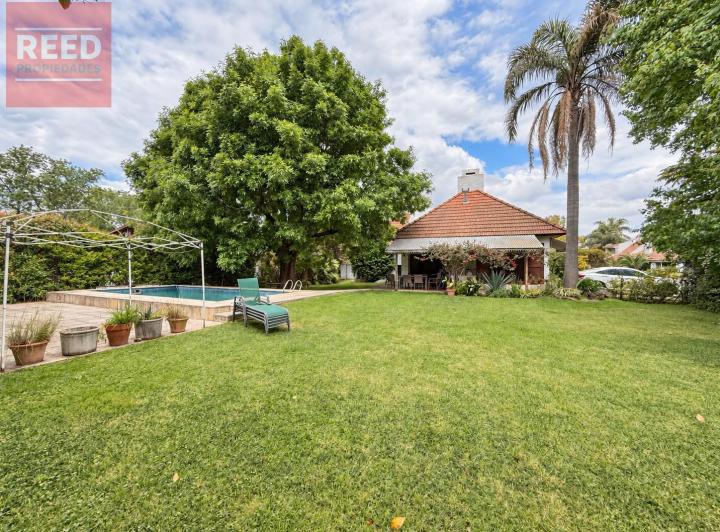 Casa · 250m² · 6 Ambientes · 3 Cocheras