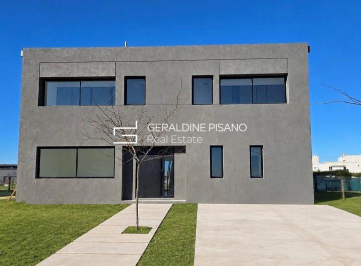 Casa · 327m² · 6 Ambientes
