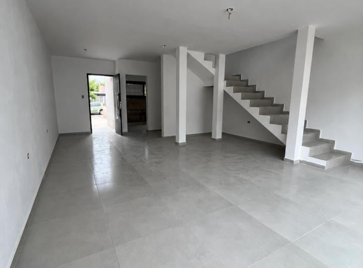 Casa · 130m² · 5 Ambientes · 2 Cocheras