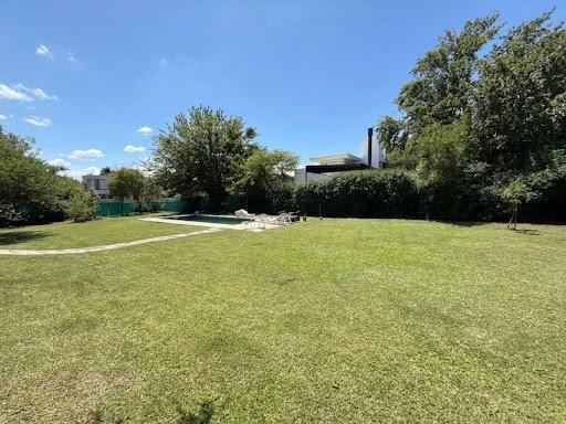 Casa · 530m² · 10 Ambientes
