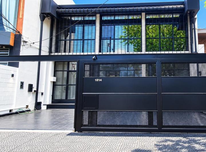 Local comercial · 225m² · 4 Cocheras