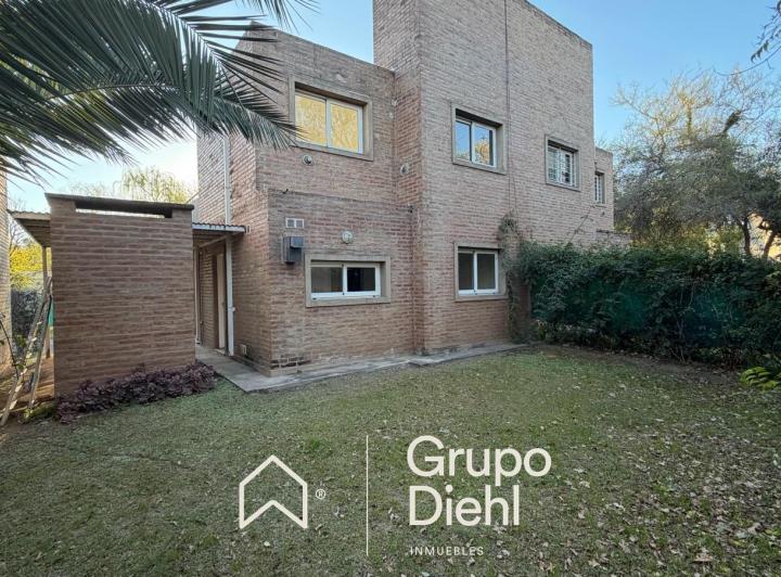 Casa · 110m² · 4 Ambientes · 1 Cochera