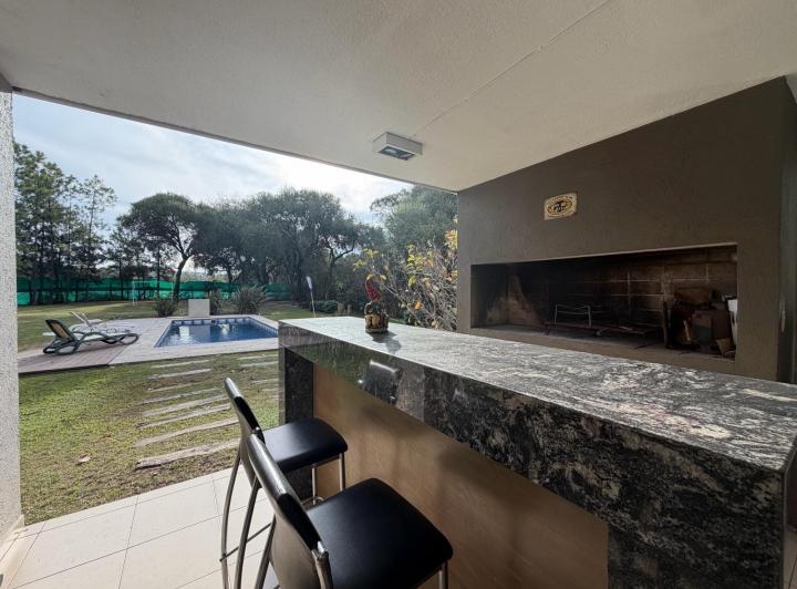 Casa · 560m² · 6 Ambientes