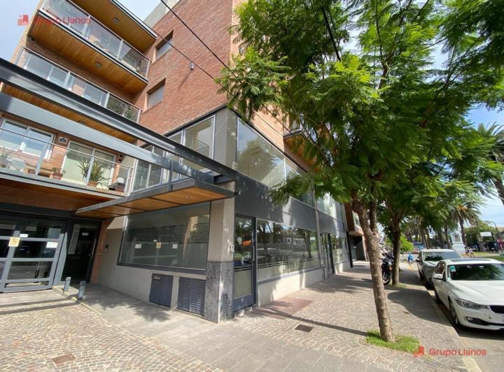 Local comercial · 120m² · 4 Ambientes