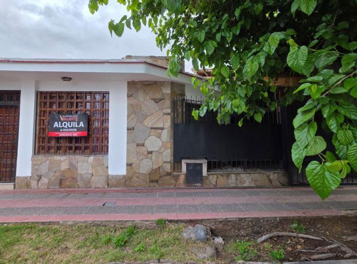 Casa · 134m² · 10 Ambientes · 1 Cochera
