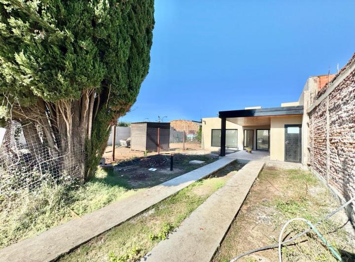 Casa · 68m² · 3 Ambientes · 1 Cochera