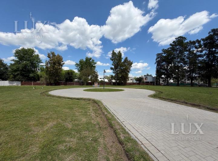 Terreno · 810m²