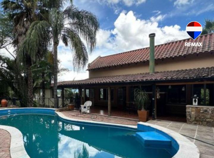 Casa · 350m² · 6 Ambientes