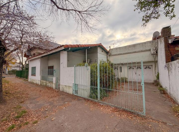 Casa · 300m² · 3 Ambientes · 2 Cocheras