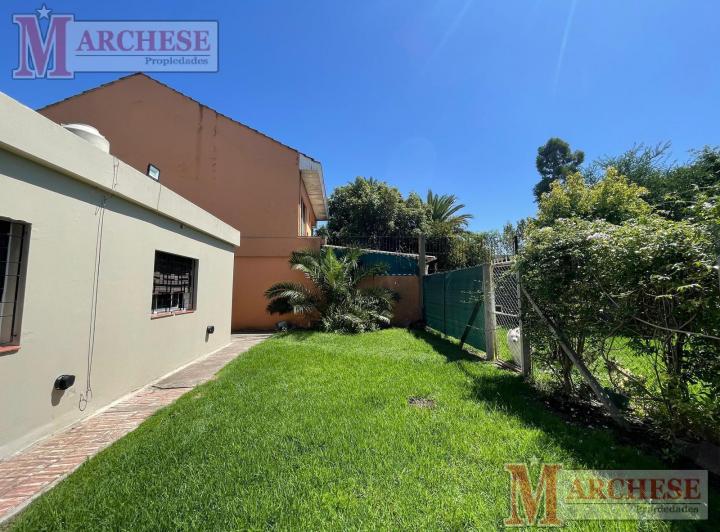 Casa · 80m² · 4 Ambientes · 2 Cocheras