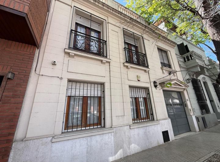 Casa · 262m² · 6 Ambientes · 1 Cochera