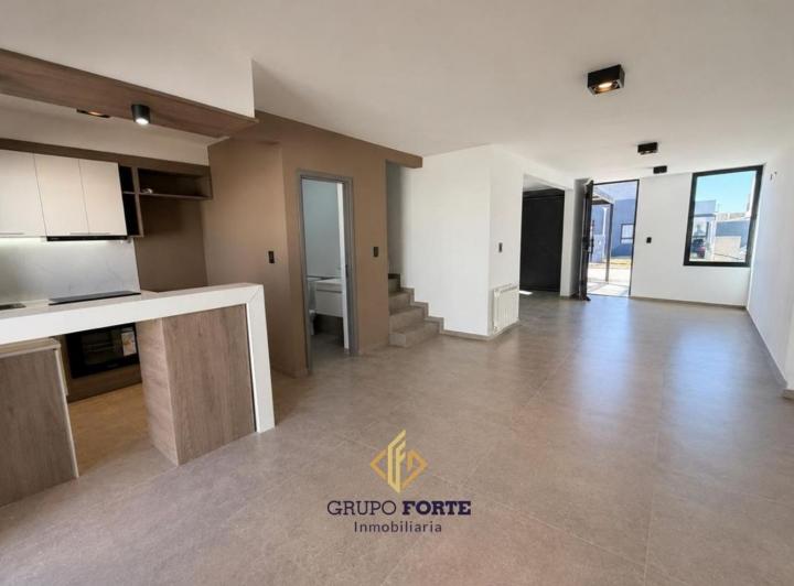 Casa · 132m² · 4 Ambientes · 2 Cocheras