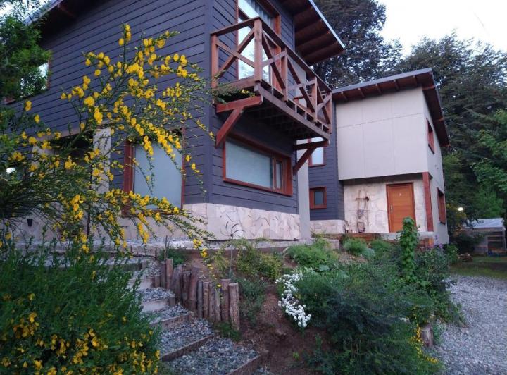 Casa · 90m² · 3 Ambientes · 2 Cocheras