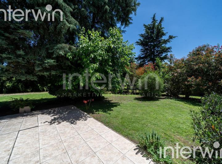 Casa · 280m² · 4 Ambientes · 2 Cocheras