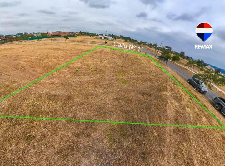 Terreno · 613m²