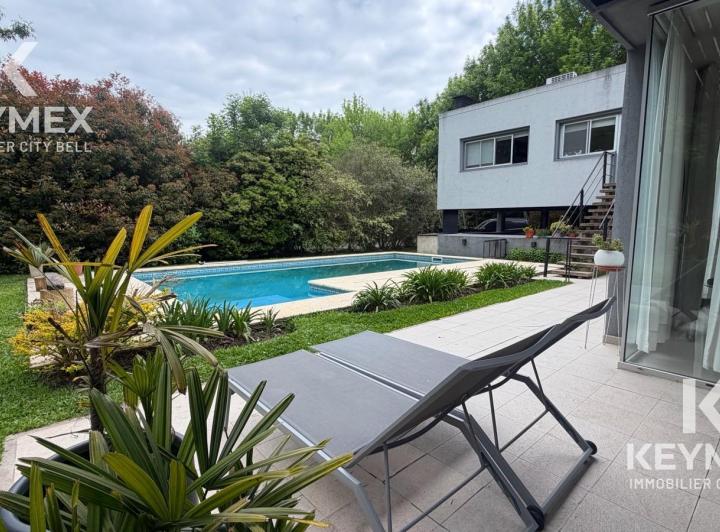 Casa · 280m² · 6 Ambientes · 4 Cocheras