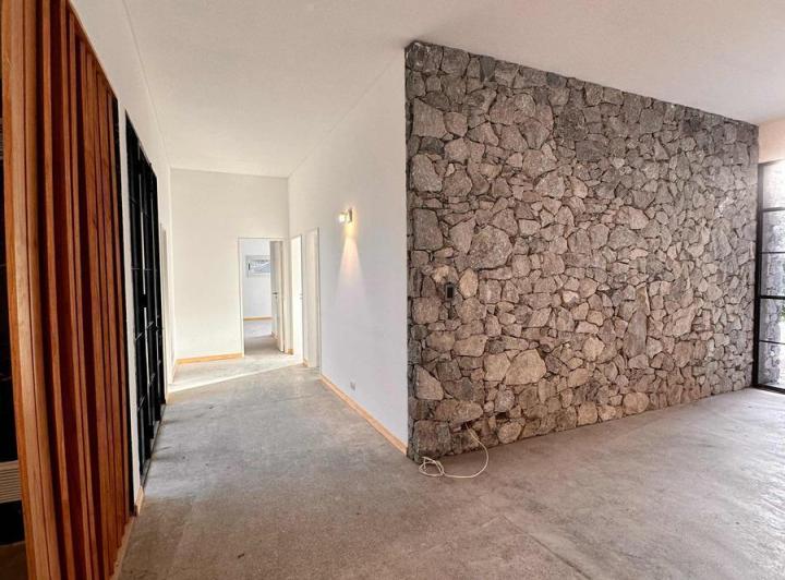 Casa · 160m² · 4 Ambientes · 2 Cocheras
