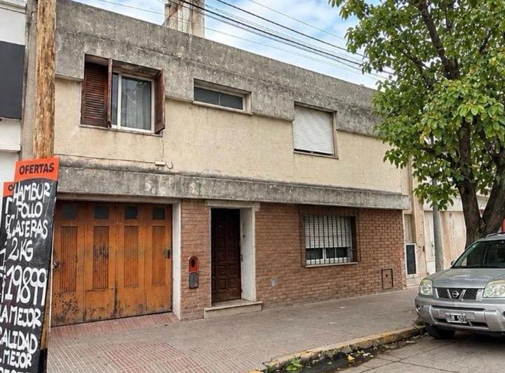 Casa · 266m² · 8 Ambientes