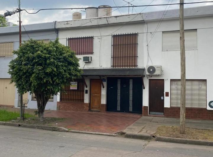 Casa · 75m² · 4 Ambientes · 1 Cochera