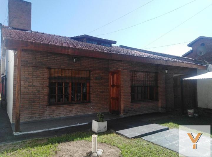 Casa · 206m² · 5 Ambientes · 2 Cocheras