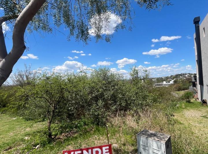 Terreno · 950m²