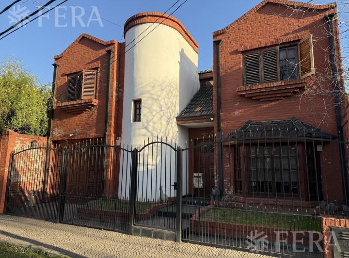 Casa · 167m² · 4 Ambientes · 1 Cochera